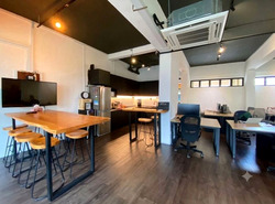 Waterloo Centre (D7), Office #576503961
